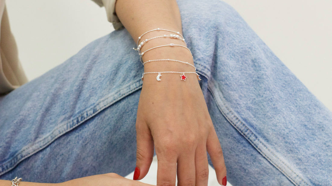 Como limpiar tus joyas de plata y devolverles su brillo original