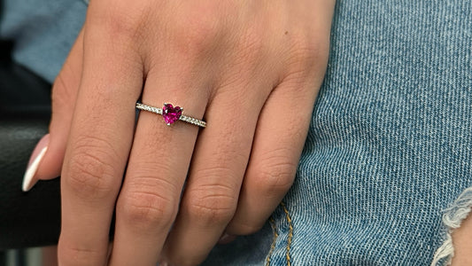 Operación Anillo: Trucos Ninja para descubrir la talla de tu pareja sin que te descubran