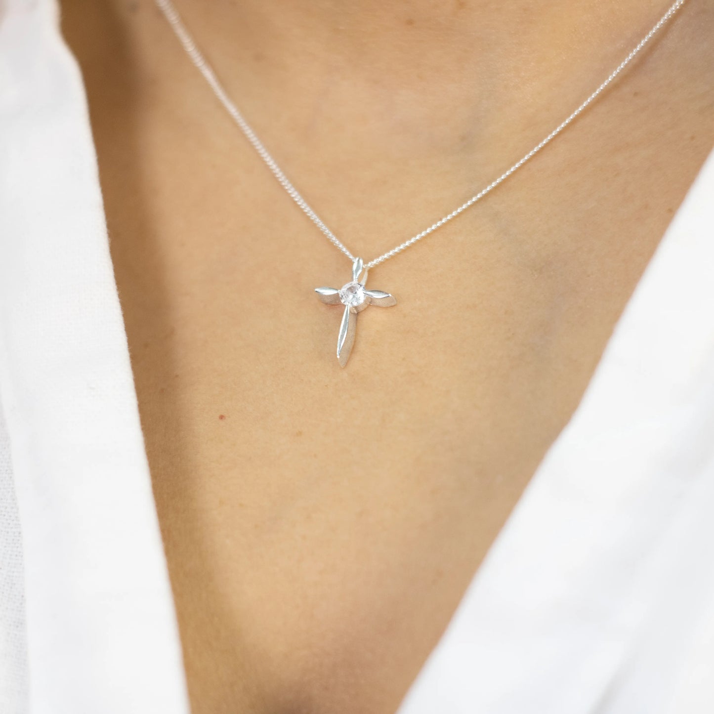 Collar cruz de plata